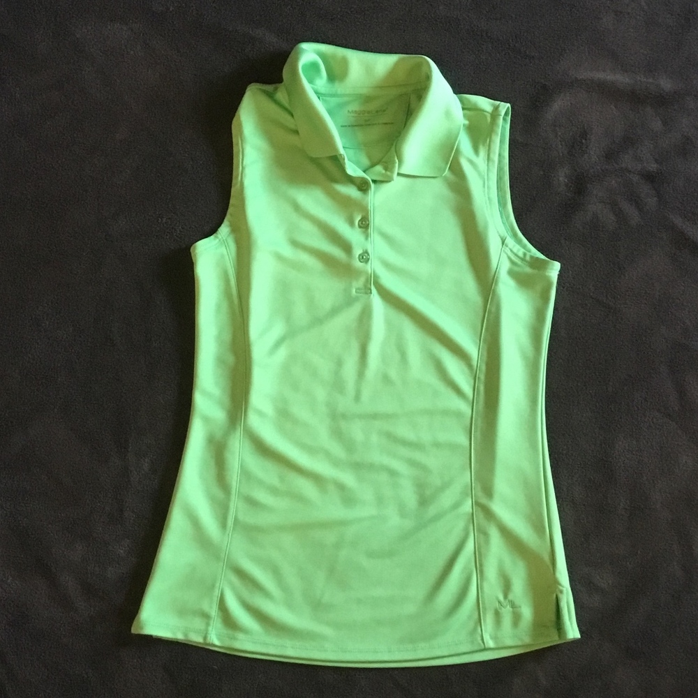 sleeveless golf shirt